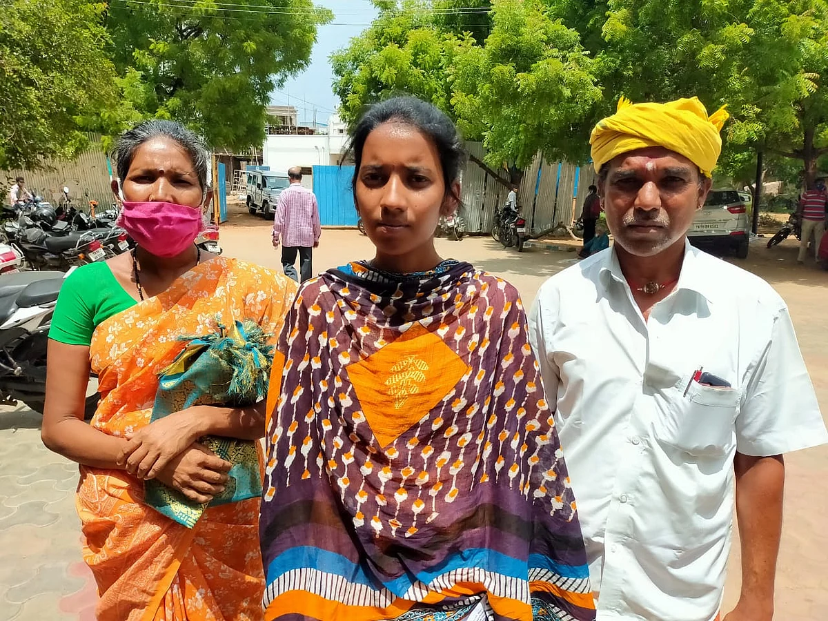 மாணவி தேவயானி