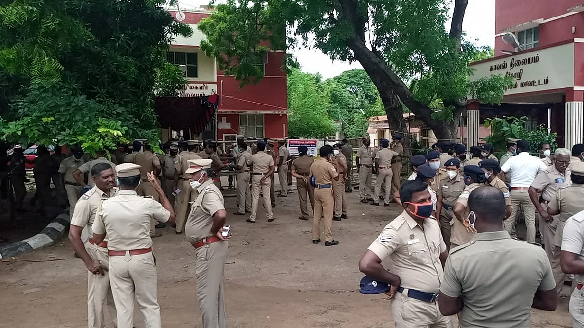 சுருக்குமடி வலை - மீனவர்களிடையே மோதல் -