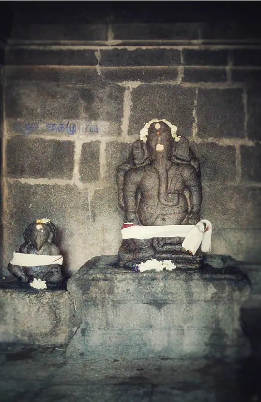 மன்மதனை எரித்த குறுக்கை வீரட்டானர்!