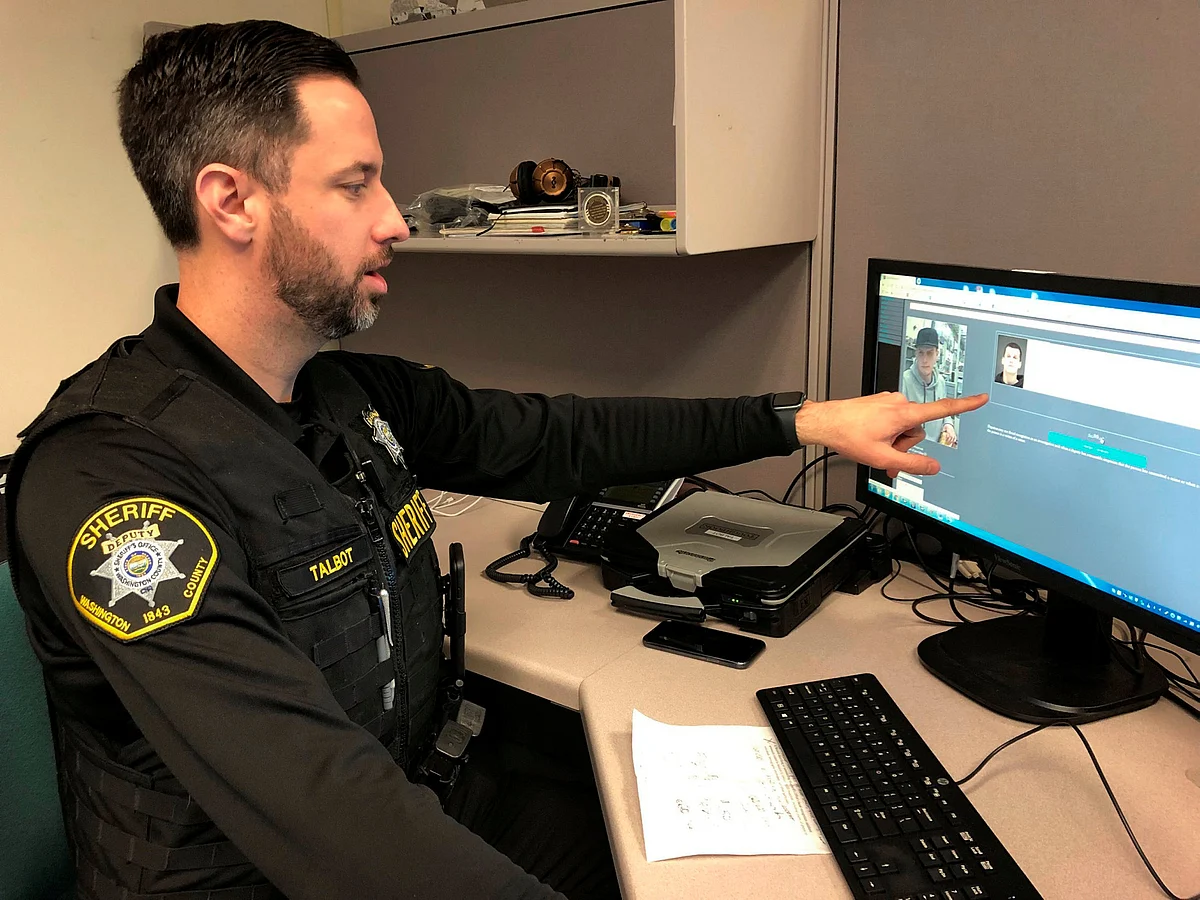 Police Using Facial Recognition (Representational image)