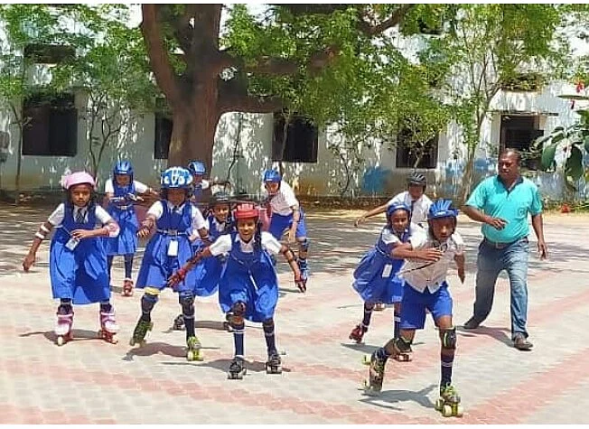 ஸ்கேட்டிங் பயிற்சியில் சிவசக்தி வேல்முருகன்