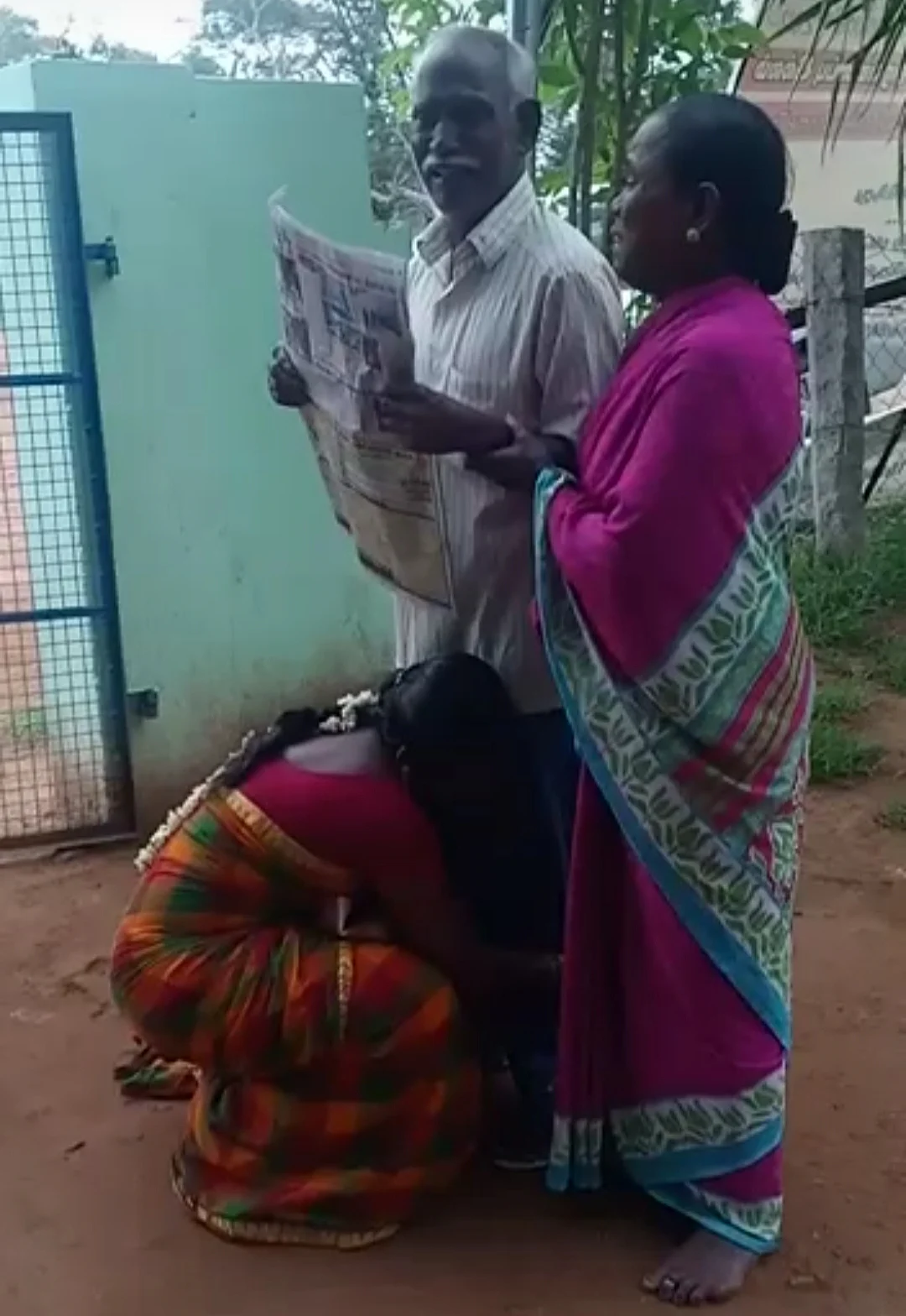 பேஸ்புக் பதிவால்சேர்ந்த குடும்பம்