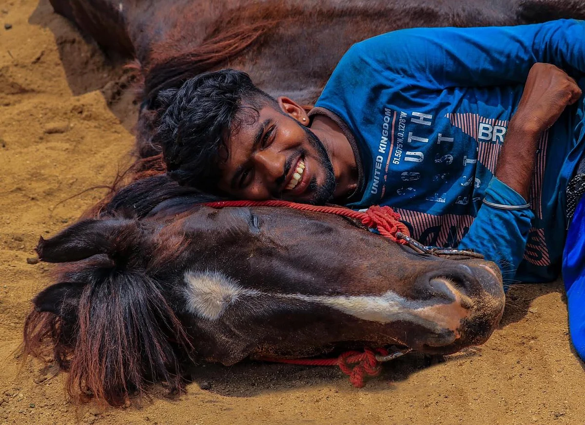 குதிரையுடன் சுரேஷ்