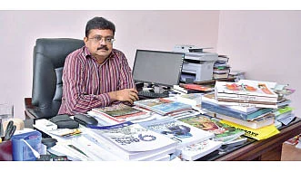 மாபெரும் சபைதனில் - 40