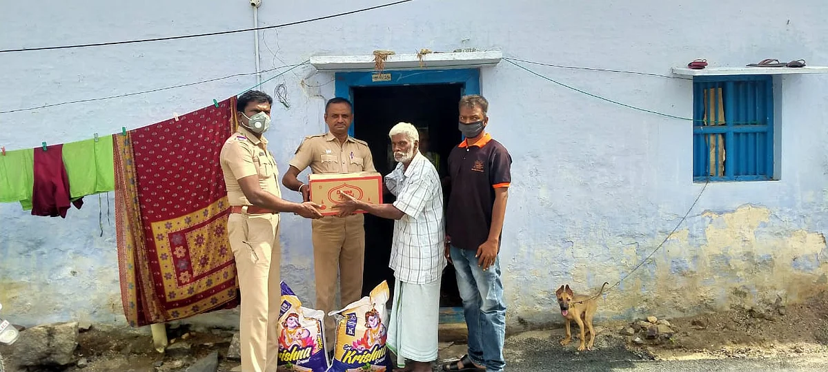போலீஸார் உதவி