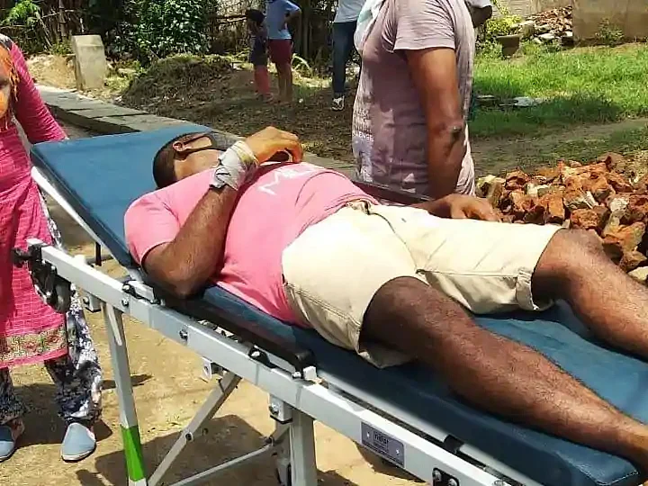 ஆந்திரா: பெல்ட்டால் அடித்து மொட்டையடித்த போலீஸார்! - பட்டியலின இளைஞருக்கு நேர்ந்த கொடூரம்
