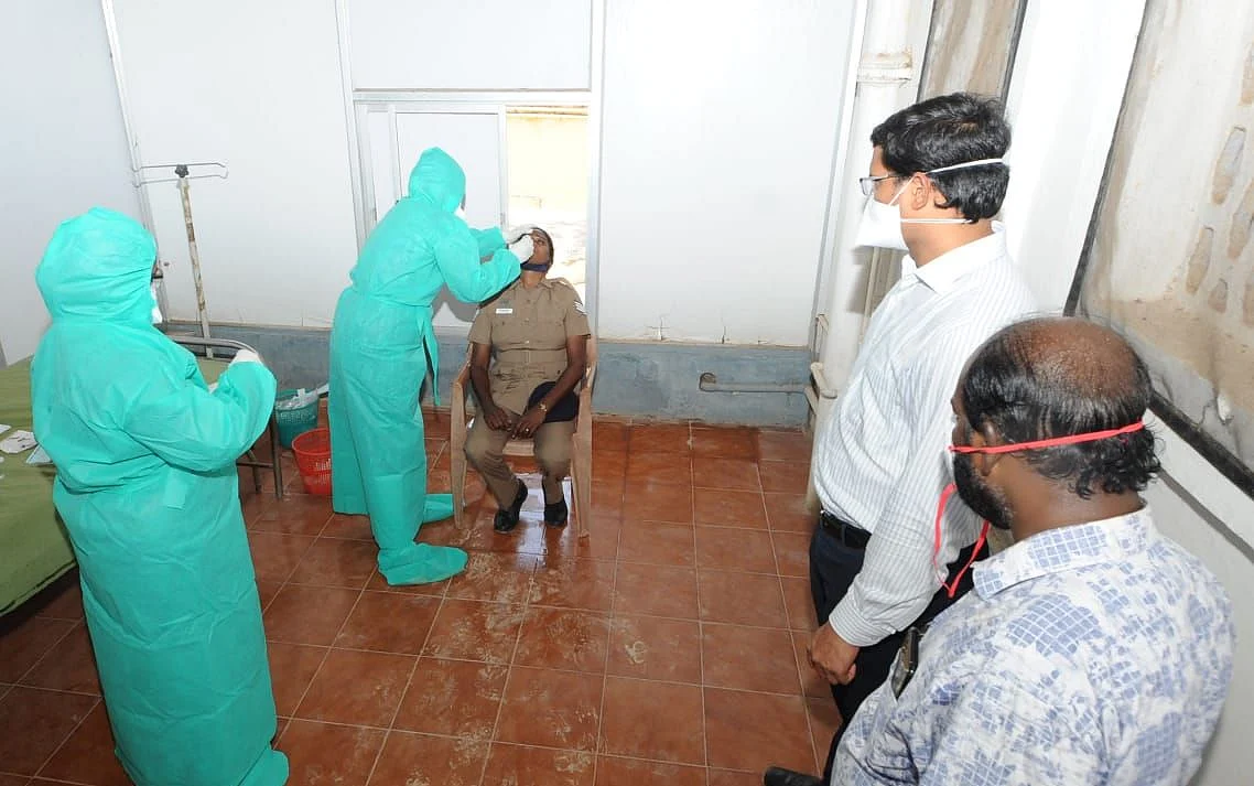 கொரோனா பரிசோதனையை ஆய்வு செய்யும் ஆட்சியர் கோவிந்தராவ்