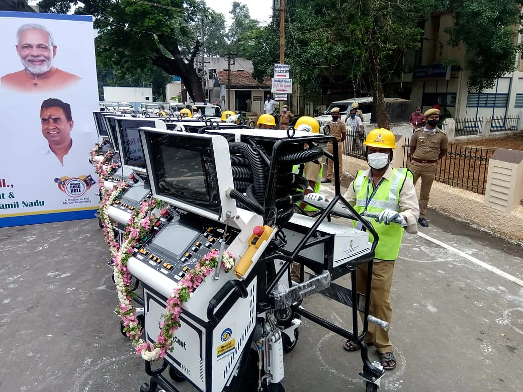 கோவை: விஷவாயு ஆய்வு; சென்சார் தொழில்நுட்பம்! - கழிவை அகற்ற மேலும் 5 பாண்டிகூட் ரோபோக்கள்