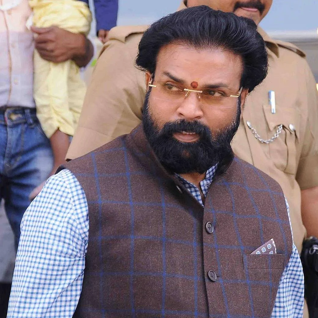 கர்நாடக சுகாதாரத்துறை அமைச்சர் ஸ்ரீராமுலு