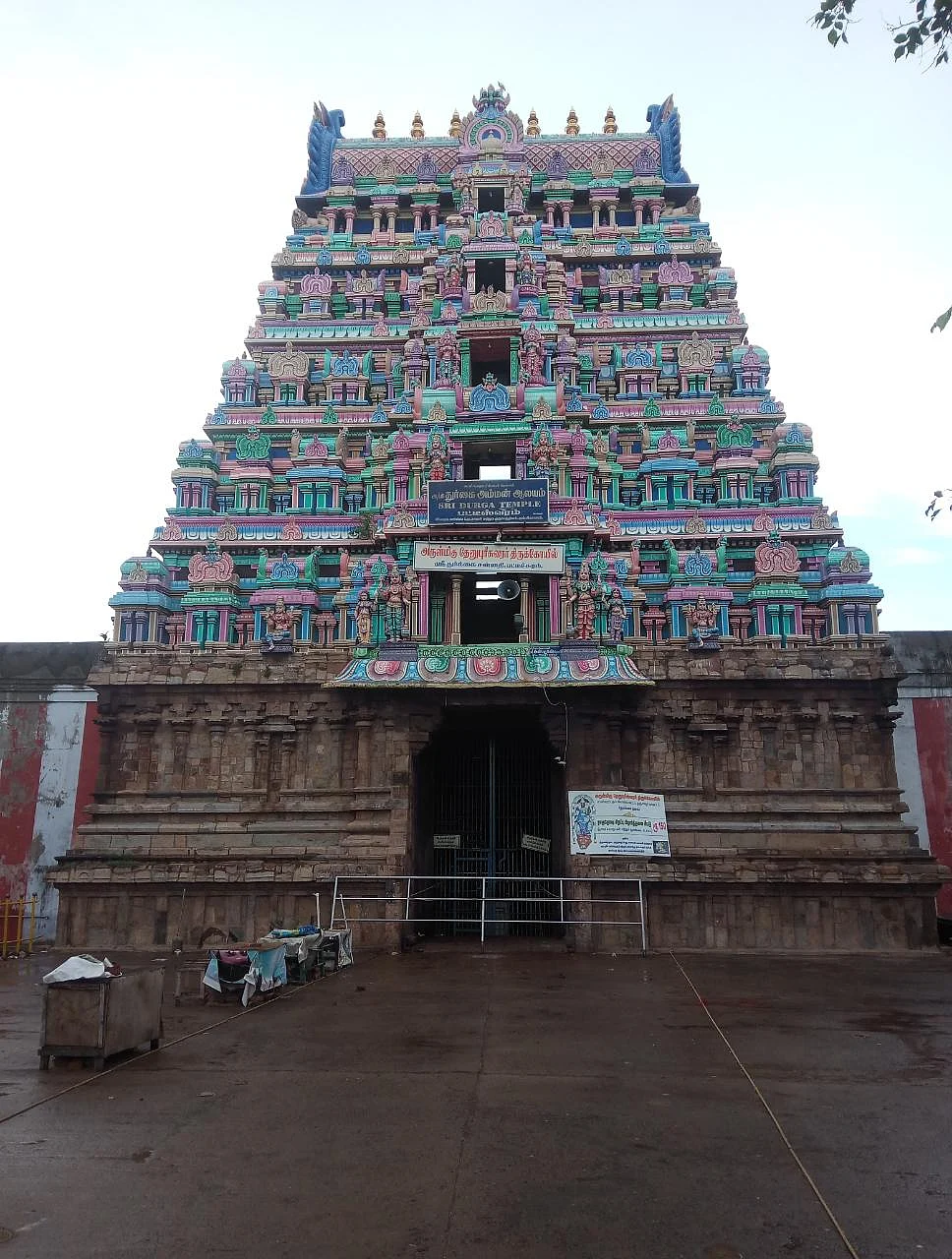 கொரோனா தடுப்பிற்காக மூடப்பட்டுள்ள கோயில்