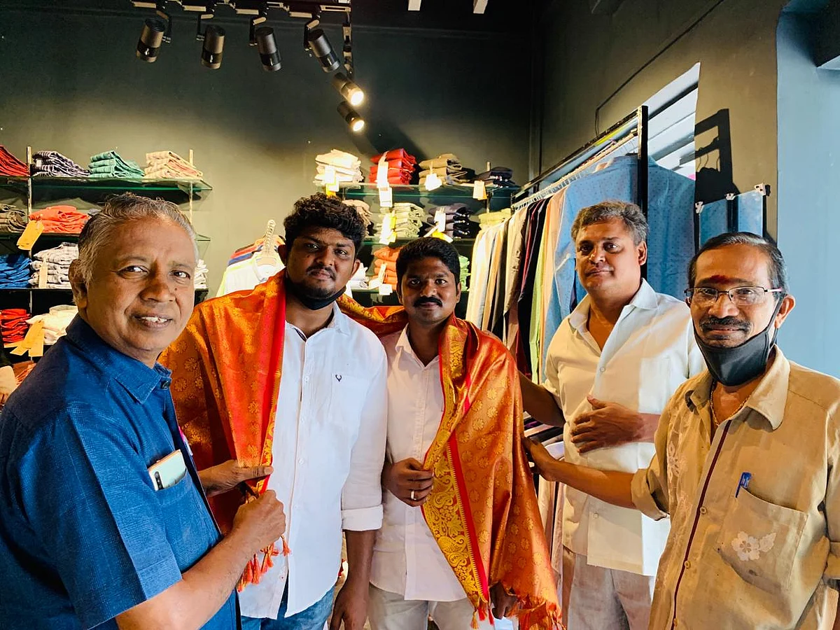 கோவிட்-19 மென்ஸ் வியர்