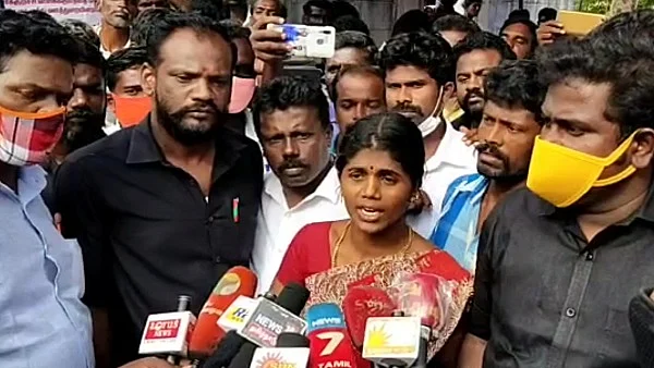 அணைக்கரை முத்துவின் மகள் வசந்தி