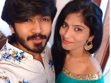 ``அந்த `boy bestie' கூடத்தானே கல்யாணம்னு கேக்குறாங்க?!'' - `பிக் பாஸ்' ஜூலி