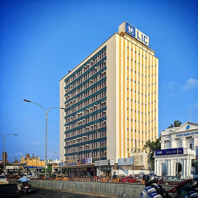 LIC