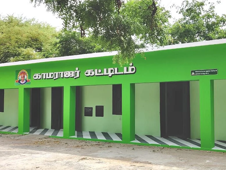 வாணியம்பாடி: `சிதிலமடைந்த அரசுப் பள்ளி!’ -ஹைடெக்காக மாற்றிய முன்னாள் மாணவர்கள்