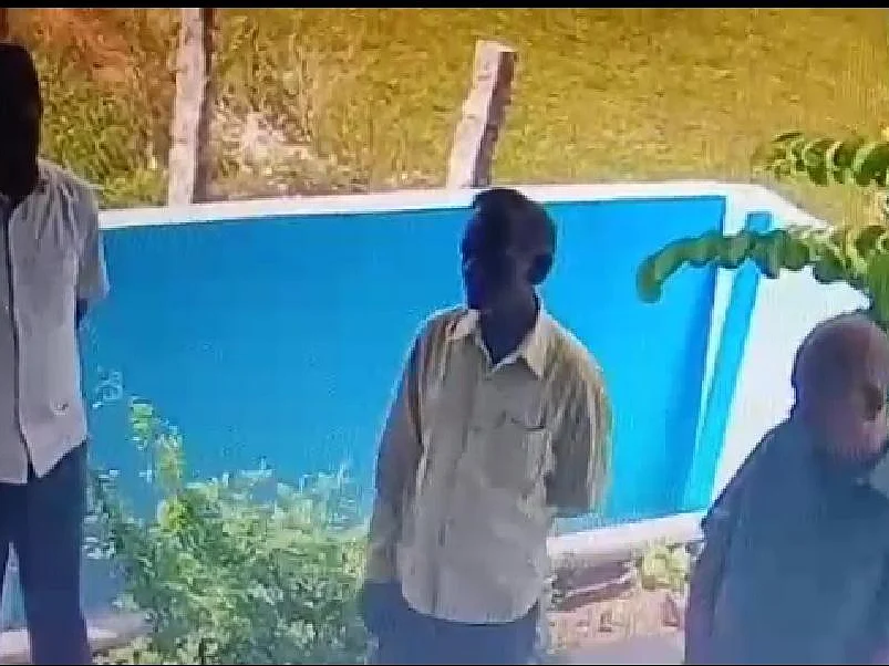 மதுரை: `பயம் இல்லையா... பணத்தை எடுங்க!’ - சிக்கிய போலி வணிகவரித்துறை அதிகாரிகள்