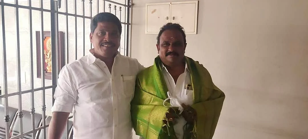 ஆர்.ஜி.குமார் உடன் கோபி