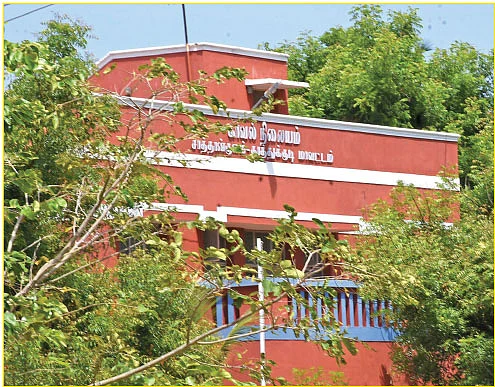 சாத்தான்குளம் இன்ஸ்பெக்டருக்கு செயலிழந்த கை!