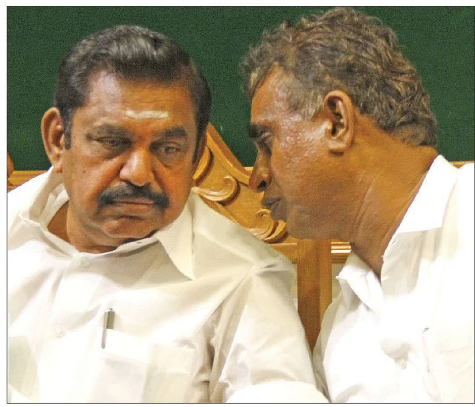 எடப்பாடி பழனிசாமி - வேலுமணி