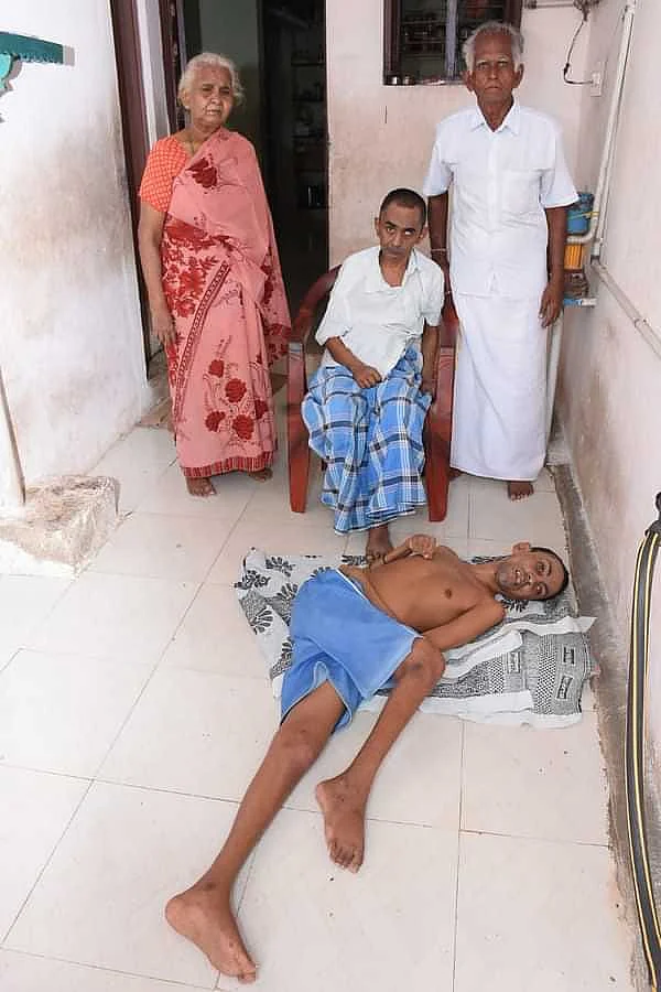 மகன்களுடன் கிருஷ்ணன் – திருமலைநம்பி நாச்சியார்