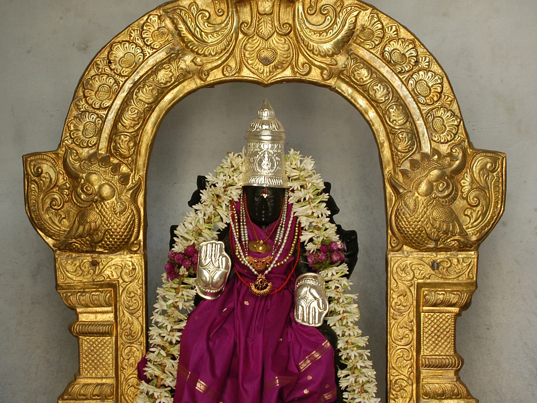 இந்த வருடம் வரலட்சுமி நோன்புக்கு என்ன விசேஷம்... கடைப்பிடிக்க எளிய வழிகாட்டல்!
