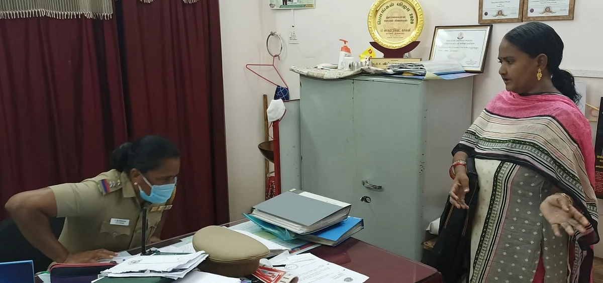 பாரதியிடம் விசாரிக்கும் இன்ஸ்பெக்டர் ராஜேஸ்வரி