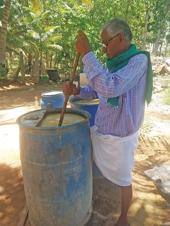 இயற்கை இடுபொருளுடன் ரங்கராஜன்