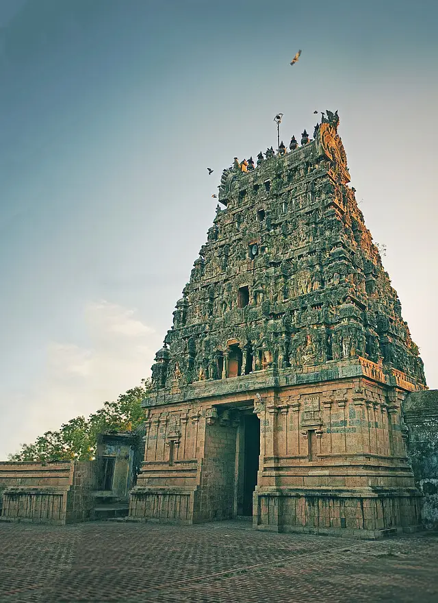 மன்மதனை எரித்த குறுக்கை வீரட்டானர்!