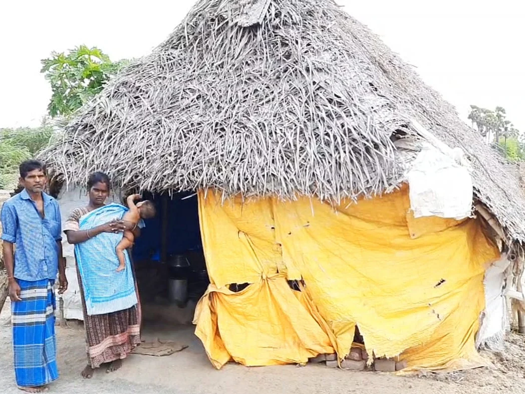 கஜா புயல்ல வீடு போச்சு; இப்போ பட்டினியால உசுரே போகப்போகுது! - தவிக்கும் ஆதரவற்ற குடும்பம்