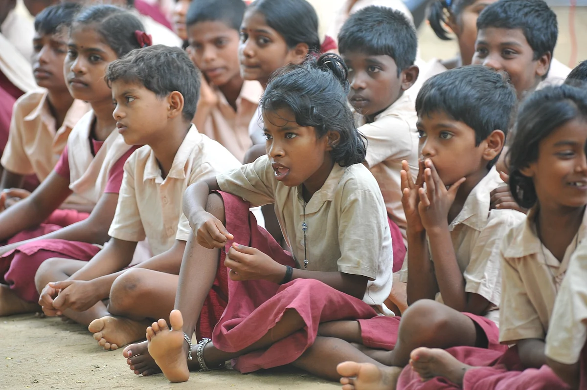 அரசுப் பள்ளி மாணவர்கள்