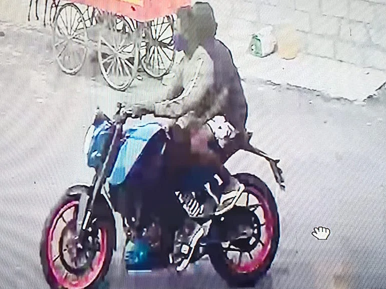 சென்னை:`நிறம்மாறும் பைக்; டிரஸ் சேஞ்ச்' - சிக்கிய வெள்ளிக்கிழமை கொள்ளையர்கள்