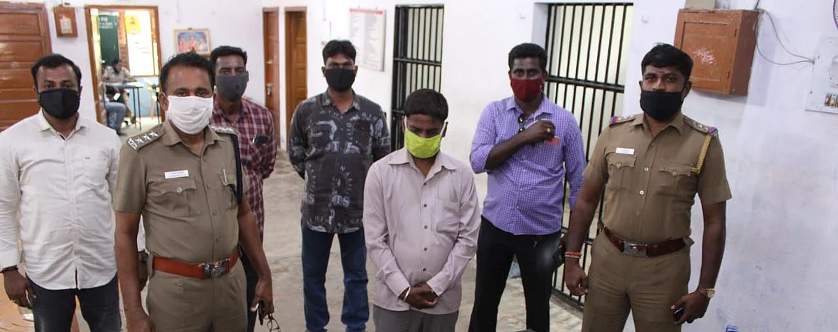 போலீஸ் டீம்