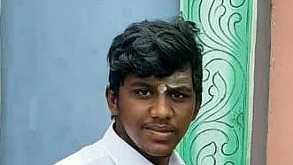 பெரியார் சிலை, அருண் கிருஷ்ணன்