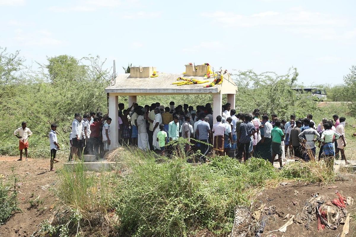 எரிக்கப்பட்ட சிறுமியின் உடல்