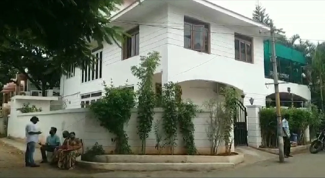 மணிகண்டன் வீடு