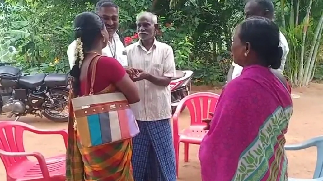 ஃபேஸ்புக் பதிவால் சேர்ந்த குடும்பம்