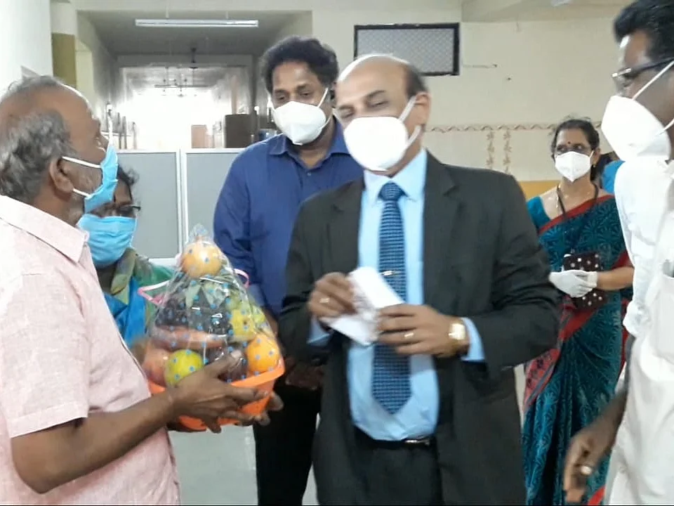 புதுக்கோட்டை: `கொரோனாவில் இருந்து மீண்டாலும்!' - அலர்ட் கொடுத்த அரசு அதிகாரியின் உடல்நிலை