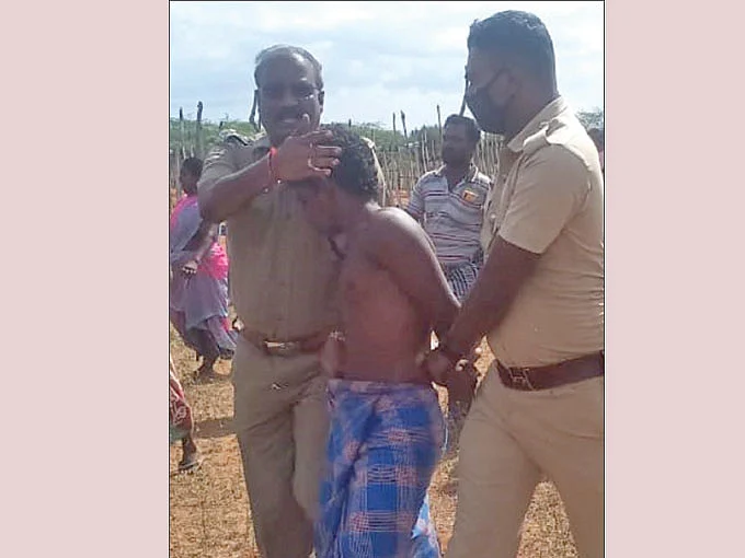 உடலெல்லாம் பல்லால் கடித்த காயங்கள்... எப்படி இறந்தார்
8 வயது சிறுமி?