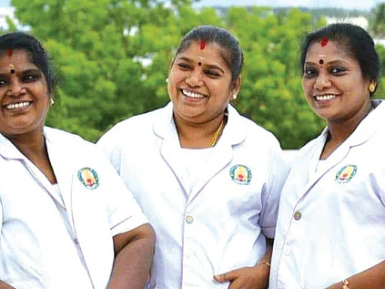 தனித்திருங்கள்... நாங்கள்
உங்களுக்காக விழித்திருக்கிறோம்! - அமுதா, முத்துமீனா, தவமணி