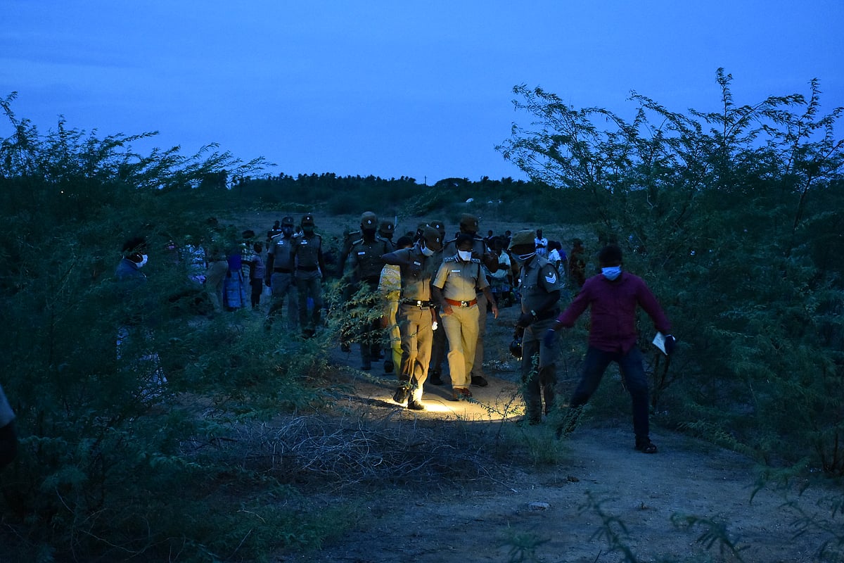 போலீஸார்