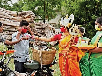 பெண்கள் உலகம்: 14 நாள்கள்