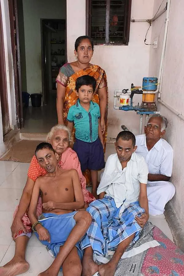 பெற்றோர், சகோதரர்களுடன் முத்துலெட்சுமி