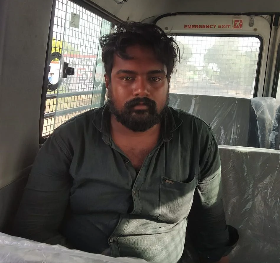 கைது செய்யப்பட்ட முகமது உசேன்