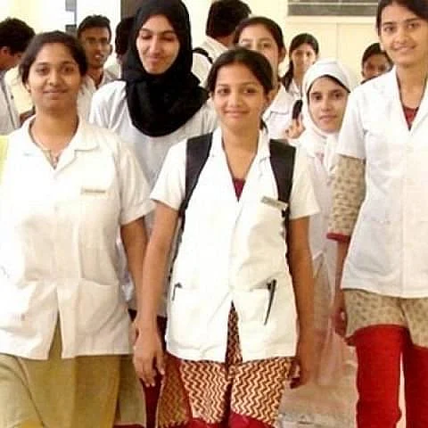 மருத்துவ மாணவர்கள்
