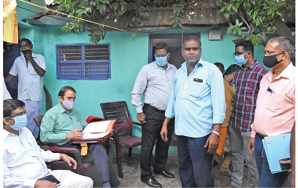 சாத்தான்குளம் இன்ஸ்பெக்டருக்கு செயலிழந்த கை!