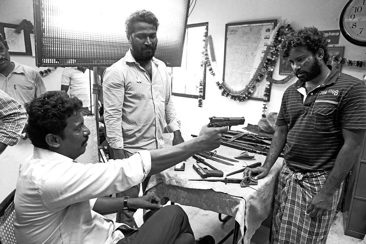 Vetrimaaran, Visaranai