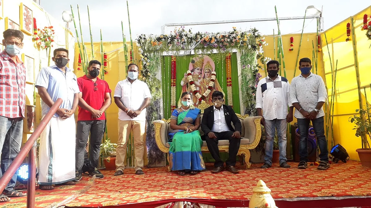 நடமாடும் திருமண மண்டபத்தில் திருமணம்