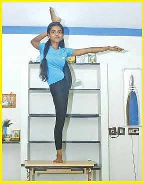 யோகாதான் என் மூச்சுக்காத்து! - 300 வகையில் அசத்தும் ஆர்த்தி