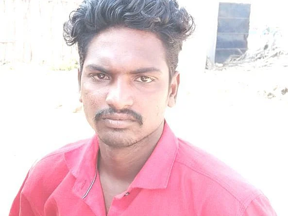 ஆம்பூர்: `என் சாவுக்கு போலீஸ்தான் காரணம்!’ - நடுரோட்டில் தீக்குளித்த இளைஞர்