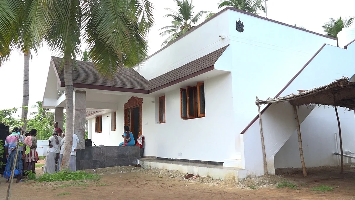 கொள்ளை நடைபெற்ற வீடு